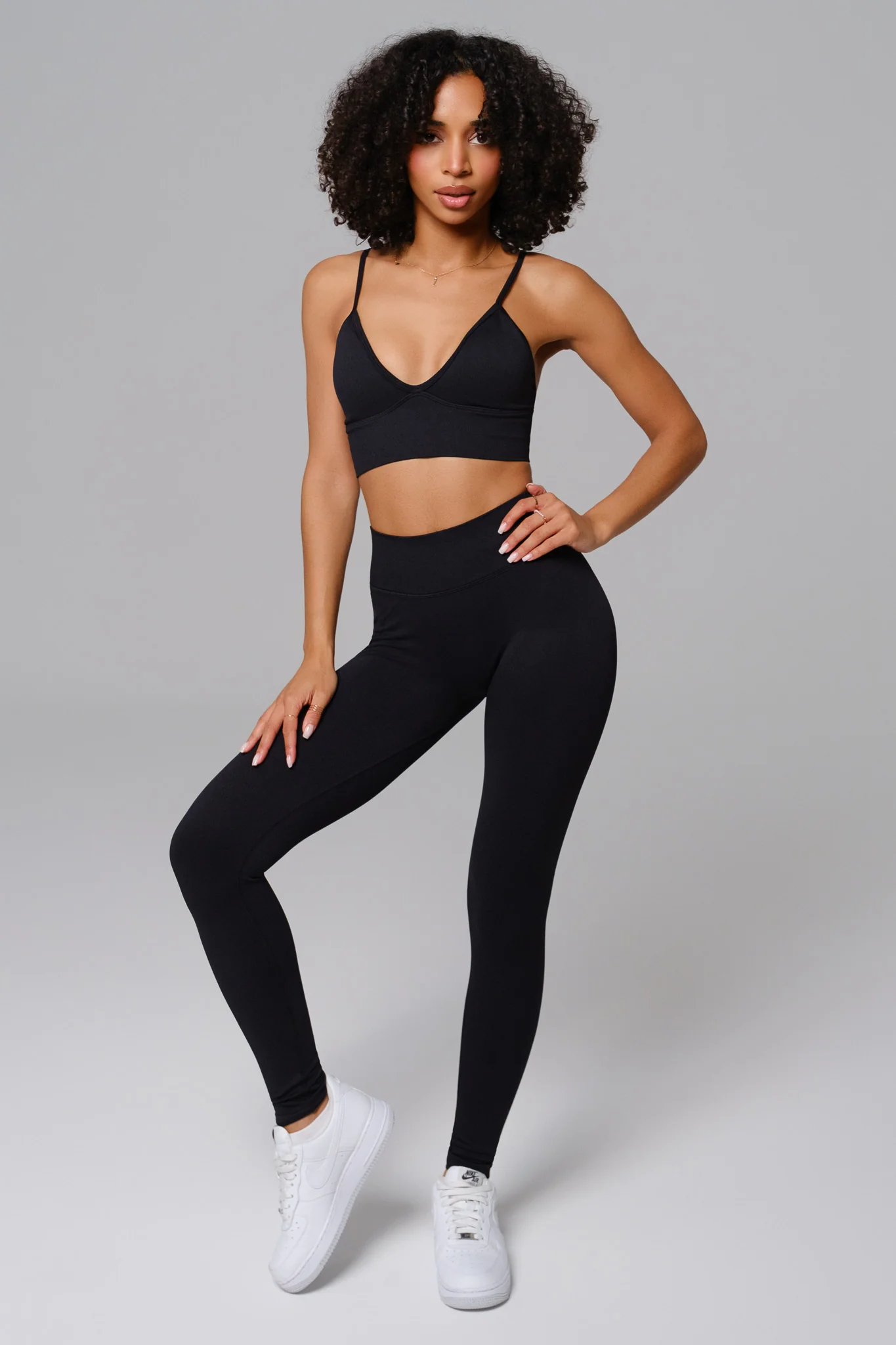 Asha Sports Bra - Black - Image 5