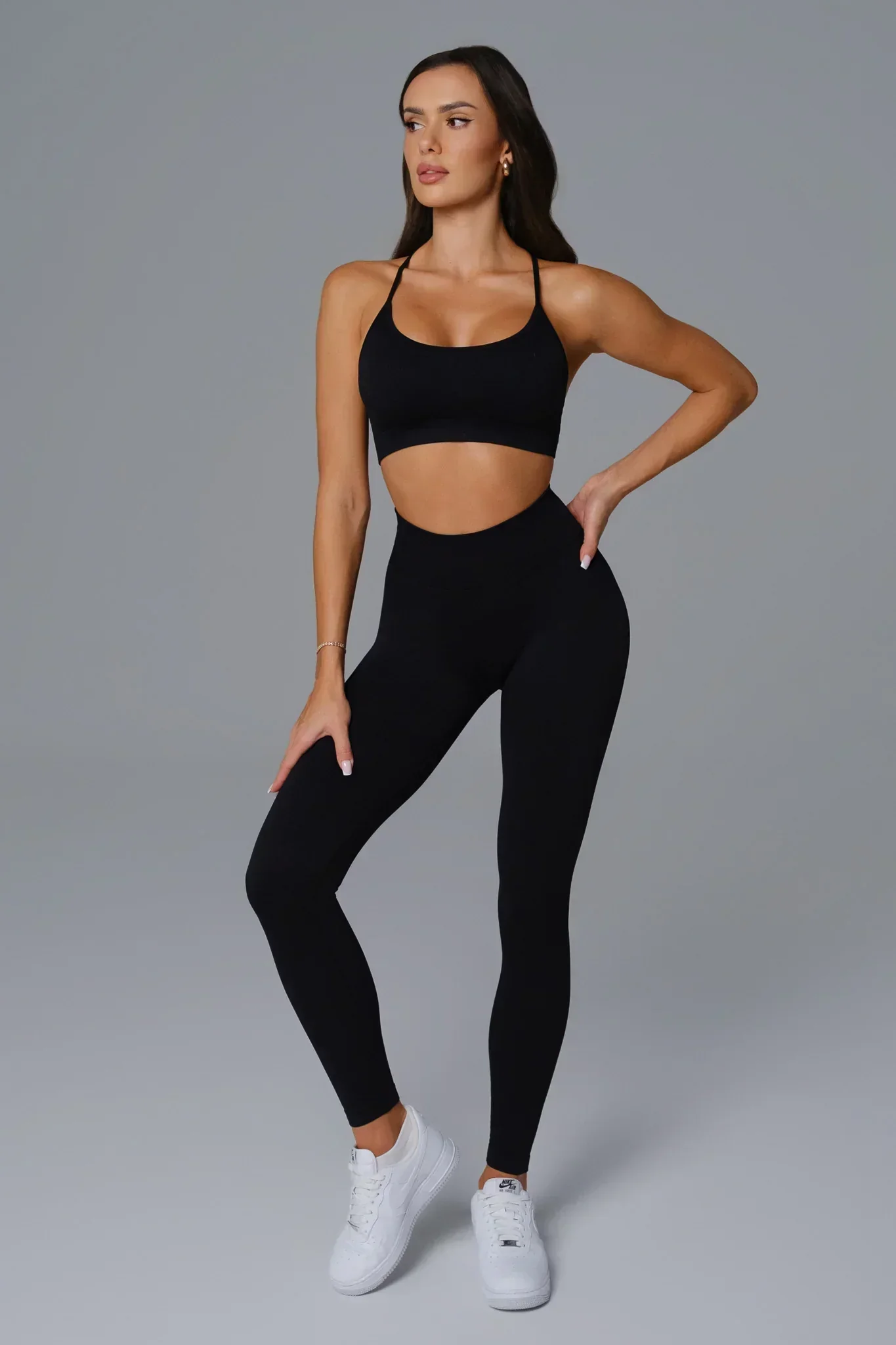 Briana Sports Bra - Black - Image 5